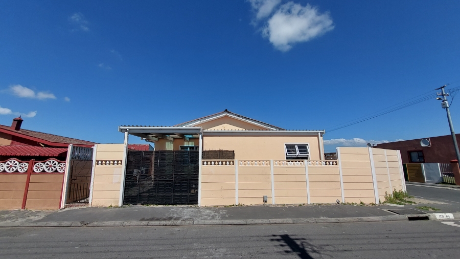 5 Bedroom Property for Sale in Ravensmead Western Cape